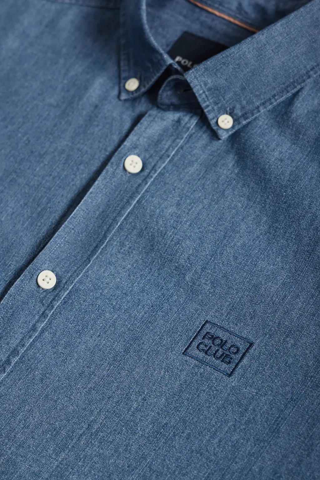Camisa denim regular fit con logo bordado